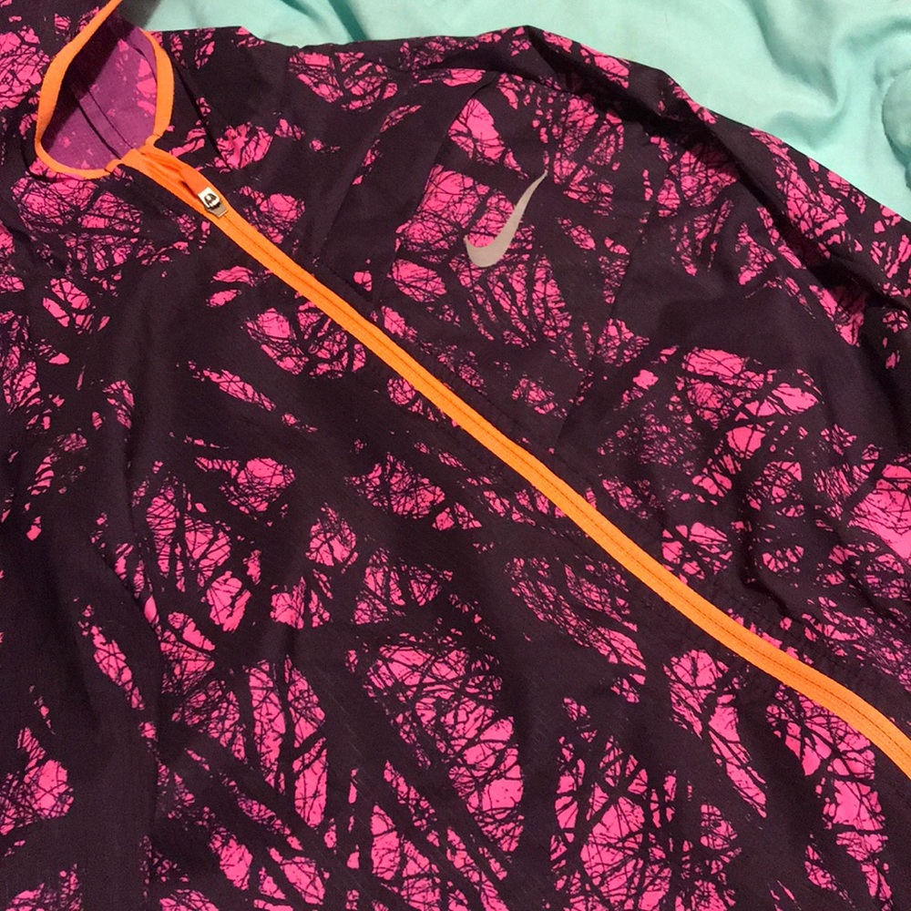 Nike wind breaker